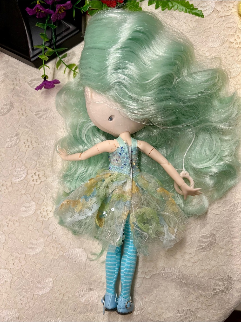 Customized Blythe Doll, Lime Green Hair, 12”, 30 cm, 1/6 scale, and Accessories - Picture 11 of 16